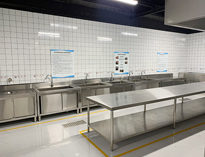 食堂设施设备厂家告诉你厨房地板防滑怎么做